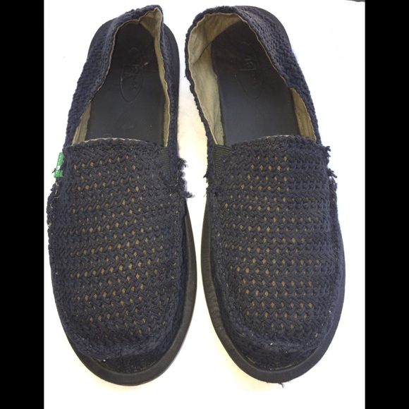 navy blue sanuks